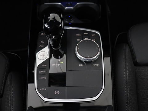 BMW 1-serie 118i Executive Edition | Navigatie | Camera | LED