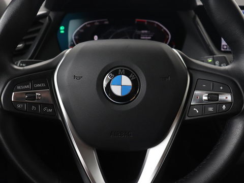 BMW 1-serie 118i Executive Edition | Navigatie | Camera | LED