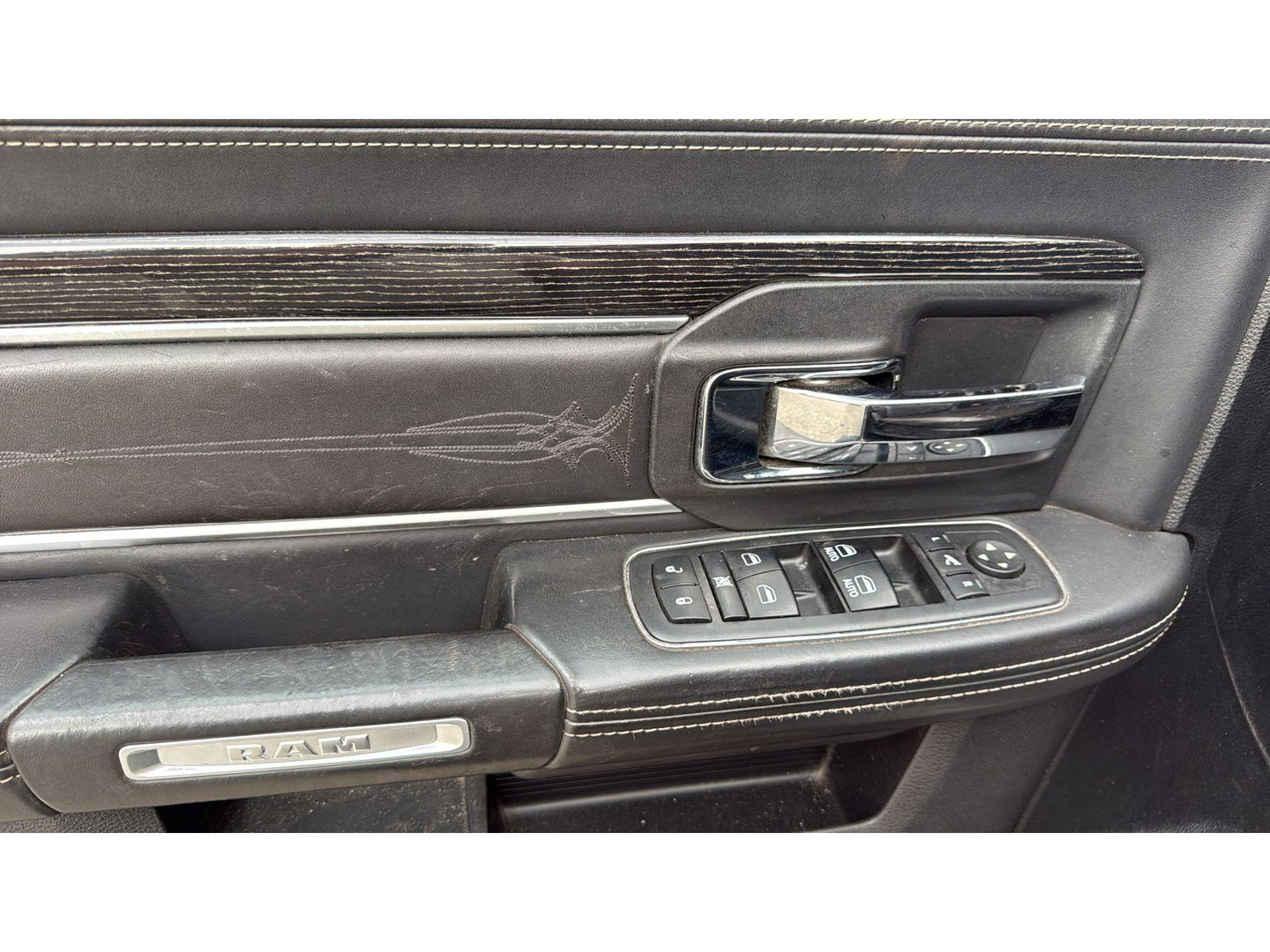 Dodge Ram 1500 5.7 V8 4x4 Crew Cab 5'7 Limited