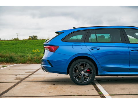 Škoda Octavia Combi 1.4 TSI RS iV PHEV | TREKHAAK | COMFORT SPORT STOELEN | ALCANTARA