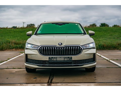 Škoda Superb Combi 1.5 TSI PHEV Laurin & Klement | PANO | TREKHAAK | LEDER