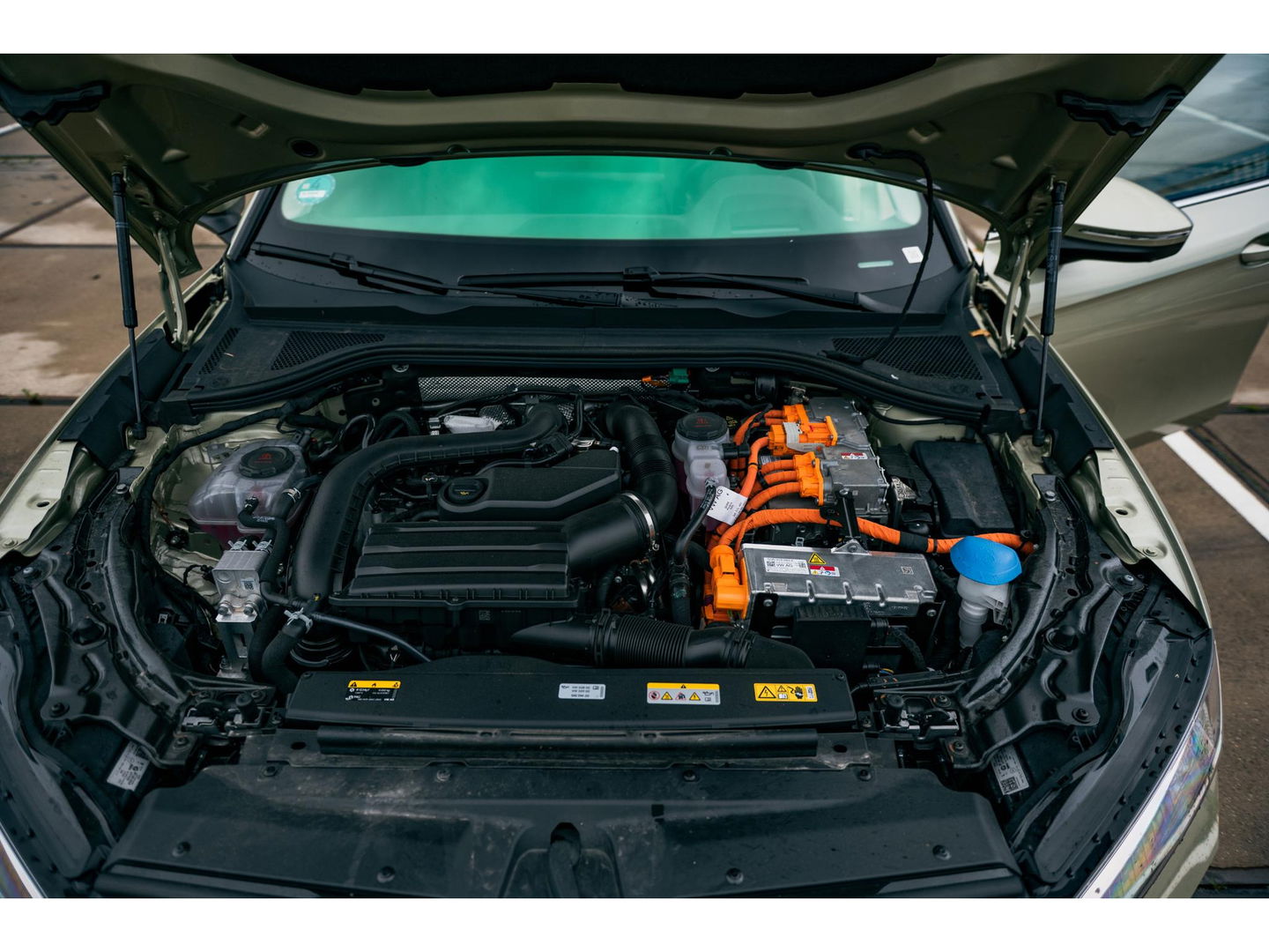 Škoda Superb Combi 1.5 TSI PHEV Laurin & Klement | PANO | TREKHAAK | LEDER