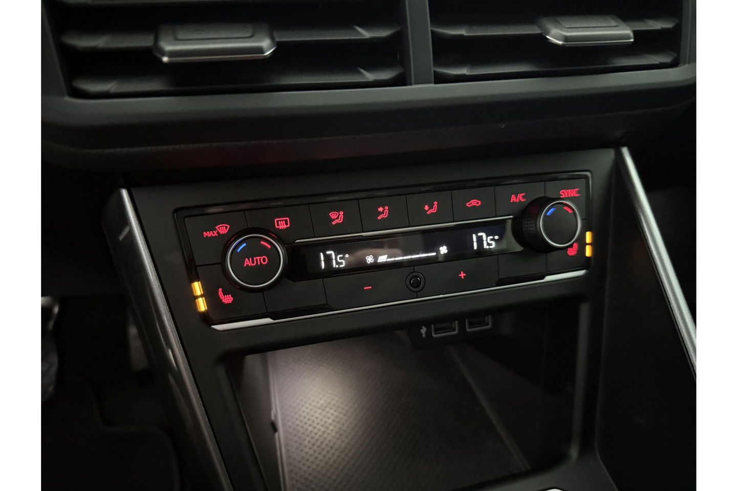 Volkswagen Polo 1.0 TSI Highline DSG LED Carplay Clima Navigatie PDC 15"LMV