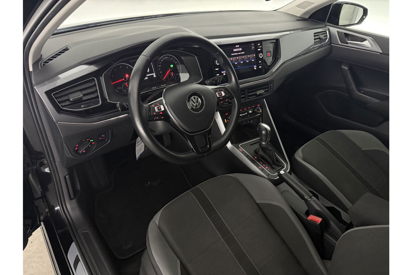 Volkswagen Polo 1.0 TSI Highline DSG LED Carplay Clima Navigatie PDC 15"LMV
