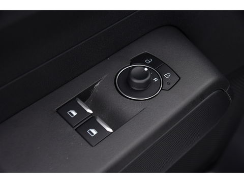 Ford Transit Courier 1.5 EcoBlue PB Edition Virtual, Camera, Cruise, Carplay, 100pk, Led, Multimedia, Trekhaak, Sensoren, Uniek!