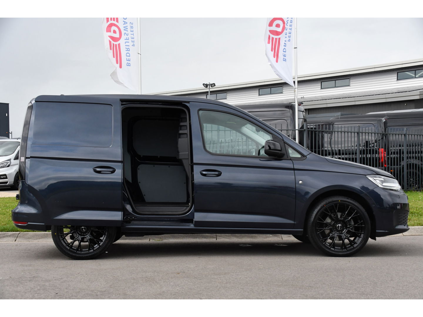 Volkswagen Caddy Cargo 2.0 TDI L1 PB Edition Virtual, Adaptieve Cruise, Camera, Carplay, Led, Automaat, NAVI, Sensoren, Multimedia, Uniek!