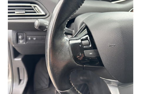 Peugeot 308 1.2 PURETECH STYLE 110 PK NAVI AIRCO/ECC PDC