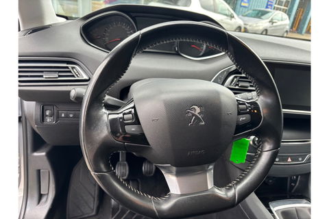 Peugeot 308 1.2 PURETECH STYLE 110 PK NAVI AIRCO/ECC PDC