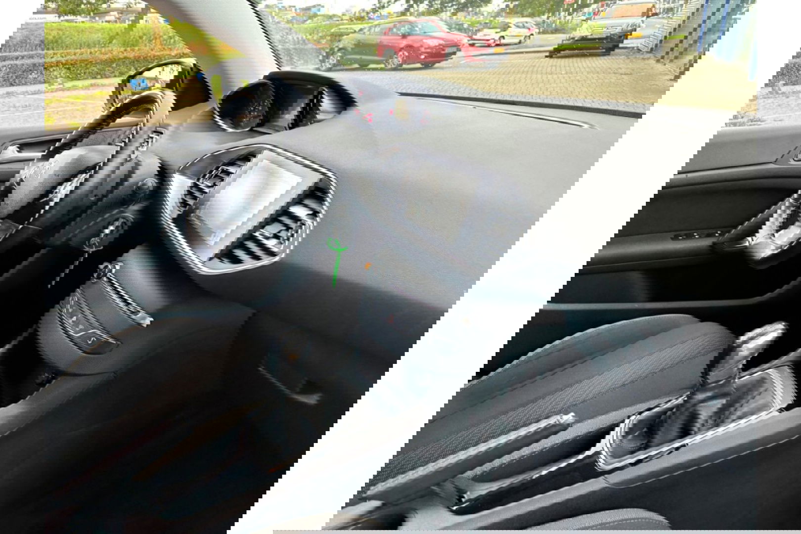 Peugeot 308 1.2 PURETECH STYLE 110 PK NAVI AIRCO/ECC PDC