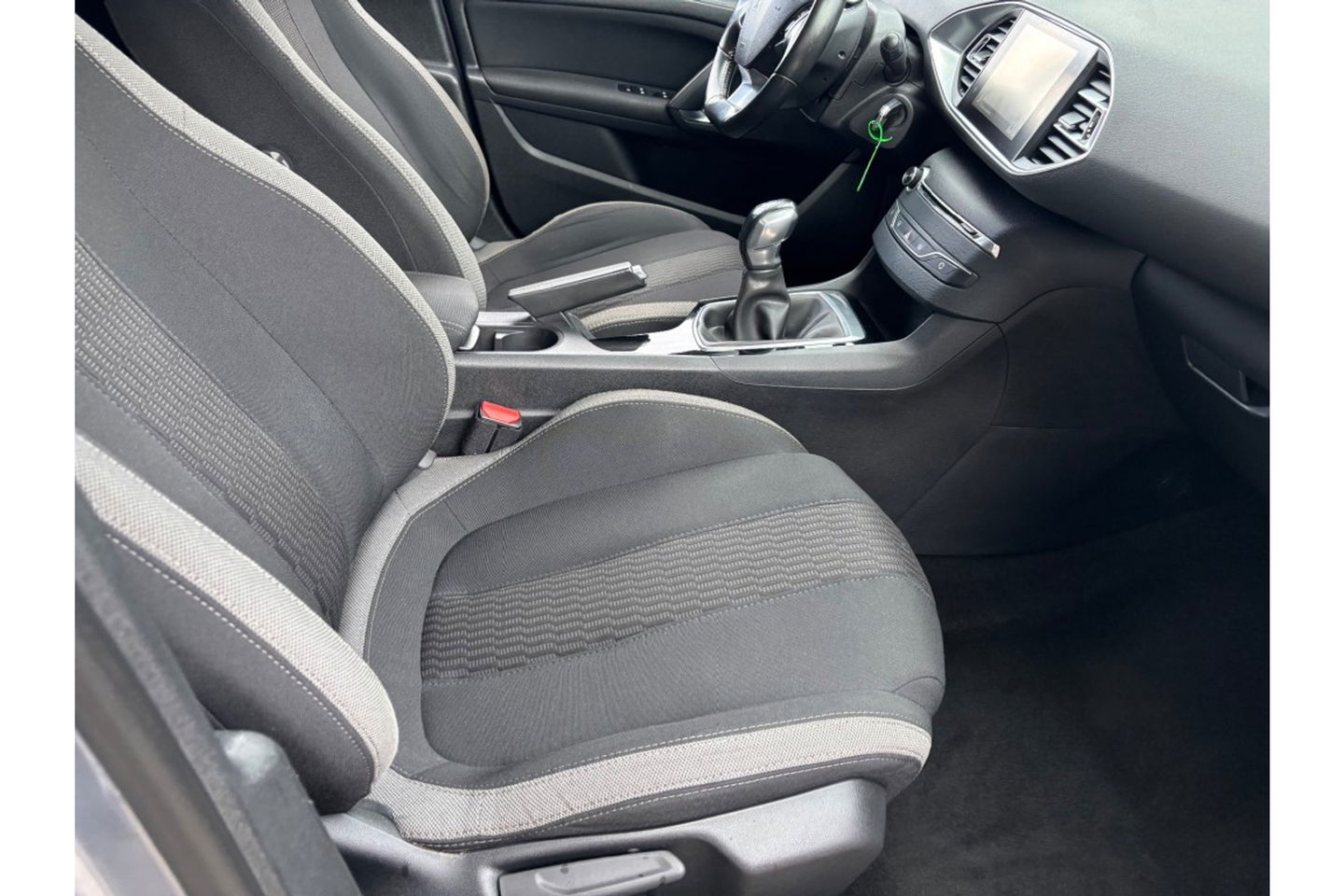 Peugeot 308 1.2 PURETECH STYLE 110 PK NAVI AIRCO/ECC PDC