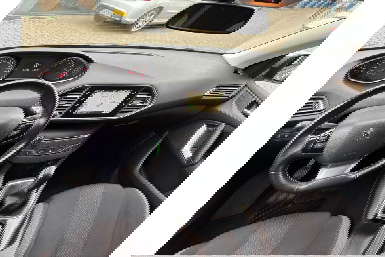 Peugeot 308 1.2 PURETECH STYLE 110 PK NAVI AIRCO/ECC PDC