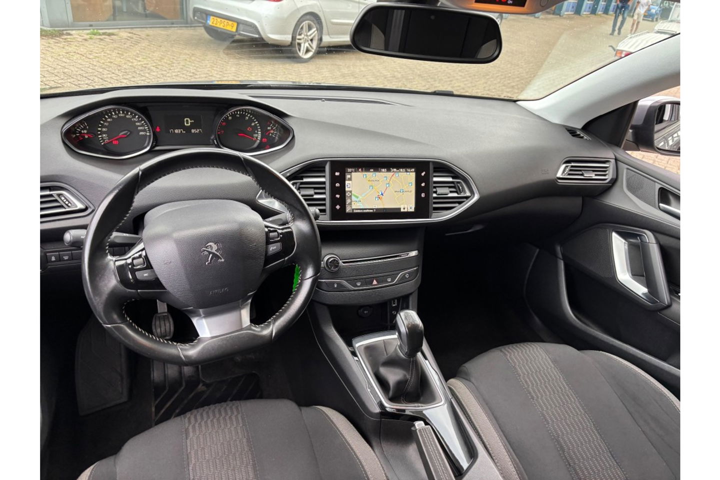 Peugeot 308 1.2 PURETECH STYLE 110 PK NAVI AIRCO/ECC PDC