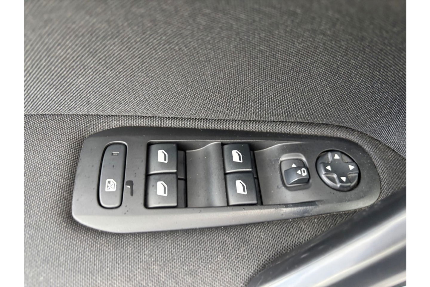Peugeot 308 1.2 PURETECH STYLE 110 PK NAVI AIRCO/ECC PDC