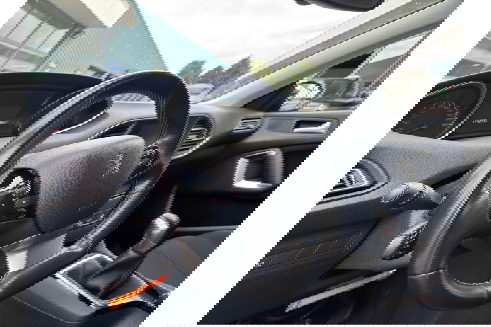 Peugeot 308 1.2 PURETECH STYLE 110 PK NAVI AIRCO/ECC PDC