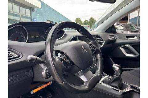 Peugeot 308 1.2 PURETECH STYLE 110 PK NAVI AIRCO/ECC PDC