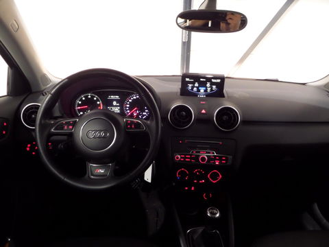 Audi A1 Sportback 1.0 TFSI Adrenalin S-Line "Origineel NL!" Navigatie 17"Velgen Cruise, van 2e eigenaar in zeer nette staat !