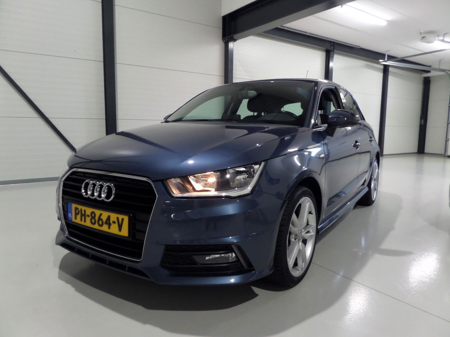 Audi A1 Sportback 1.0 TFSI Adrenalin S-Line "Origineel NL!" Navigatie 17"Velgen Cruise, van 2e eigenaar in zeer nette staat !
