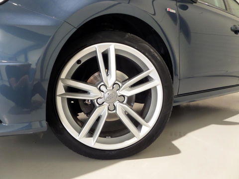Audi A1 Sportback 1.0 TFSI Adrenalin S-Line "Origineel NL!" Navigatie 17"Velgen Cruise, van 2e eigenaar in zeer nette staat !