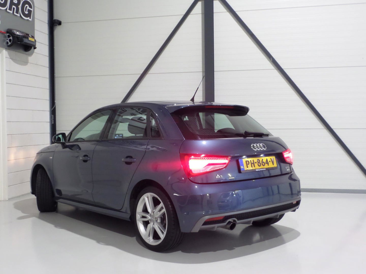 Audi A1 Sportback 1.0 TFSI Adrenalin S-Line "Origineel NL!" Navigatie 17"Velgen Cruise, van 2e eigenaar in zeer nette staat !