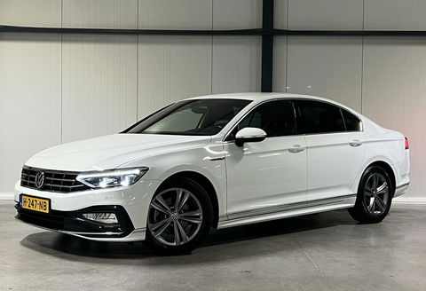 Volkswagen Passat 1.5 TSI 150PK R-line Virtual Trekhaak NAP