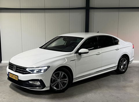 Volkswagen Passat 1.5 TSI 150PK R-line Virtual Trekhaak NAP