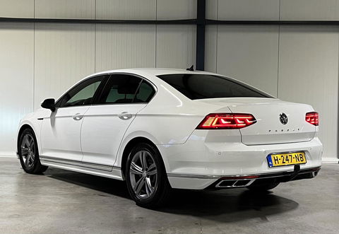 Volkswagen Passat 1.5 TSI 150PK R-line Virtual Trekhaak NAP