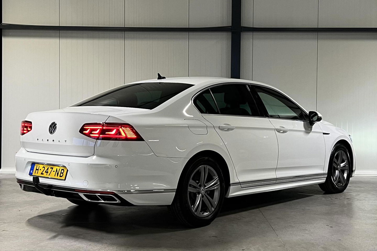 Volkswagen Passat 1.5 TSI 150PK R-line Virtual Trekhaak NAP