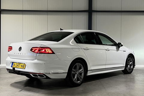 Volkswagen Passat 1.5 TSI 150PK R-line Virtual Trekhaak NAP