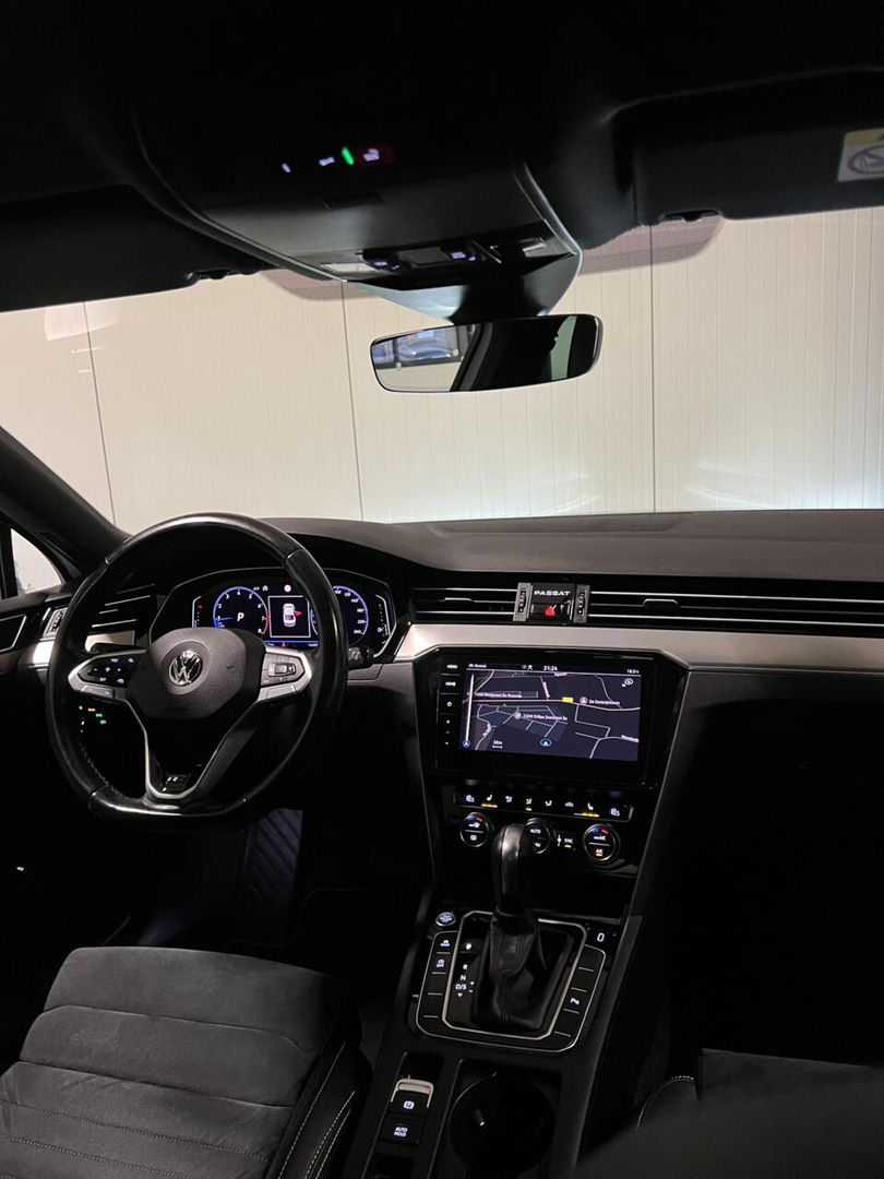 Volkswagen Passat 1.5 TSI 150PK R-line Virtual Trekhaak NAP