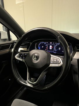 Volkswagen Passat 1.5 TSI 150PK R-line Virtual Trekhaak NAP