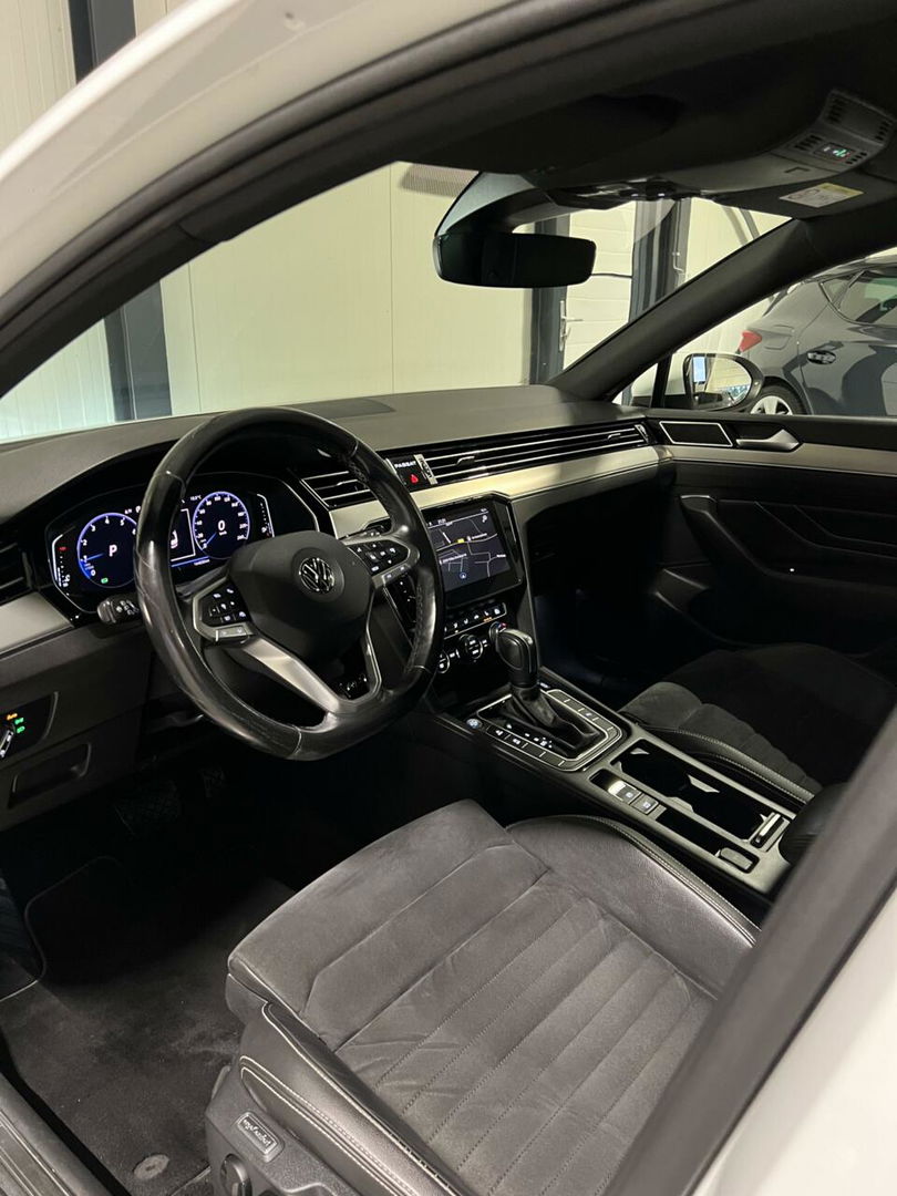 Volkswagen Passat 1.5 TSI 150PK R-line Virtual Trekhaak NAP