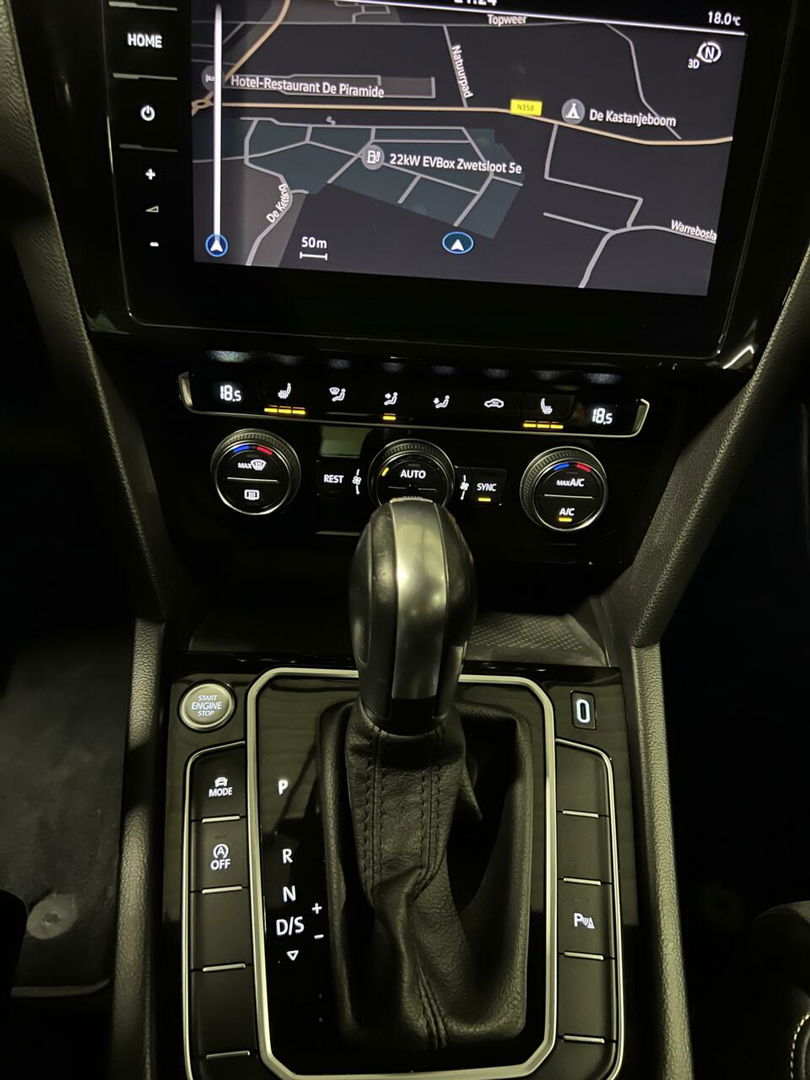 Volkswagen Passat 1.5 TSI 150PK R-line Virtual Trekhaak NAP