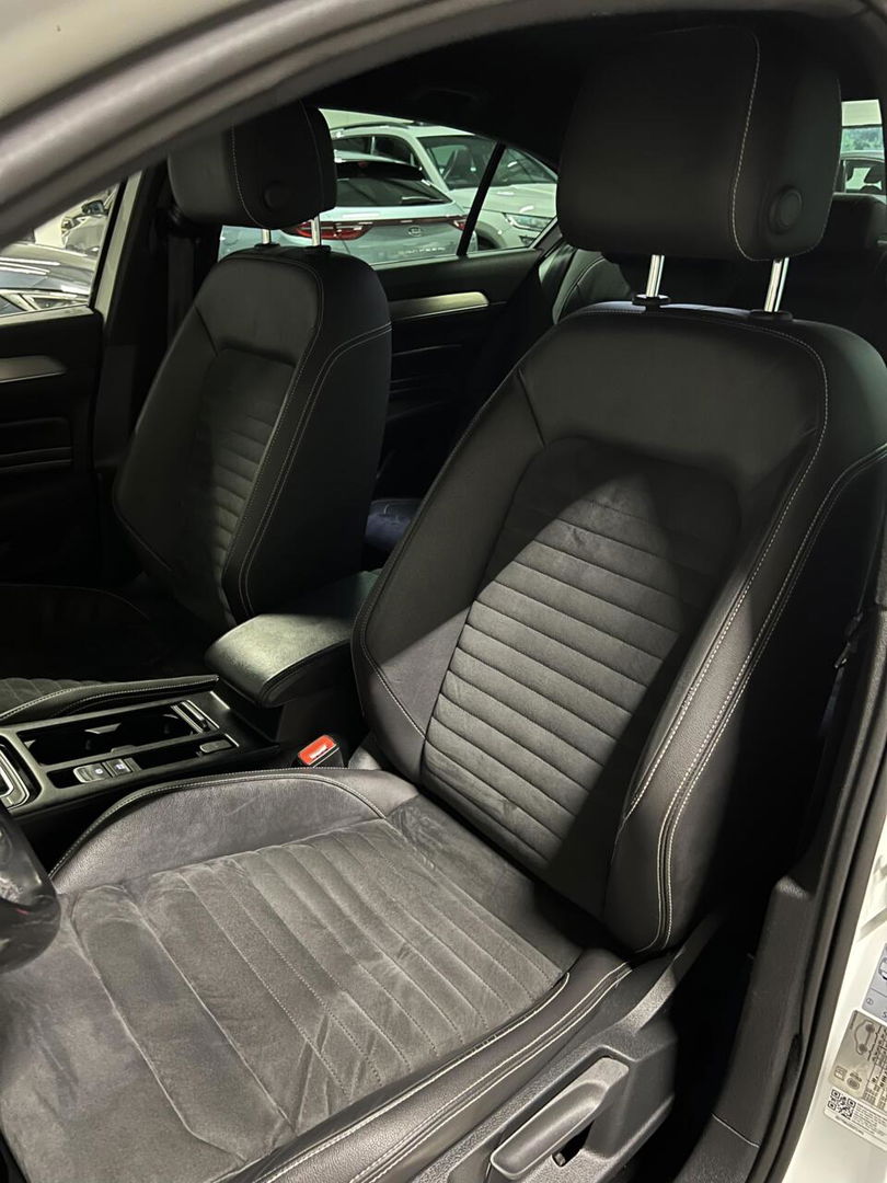 Volkswagen Passat 1.5 TSI 150PK R-line Virtual Trekhaak NAP