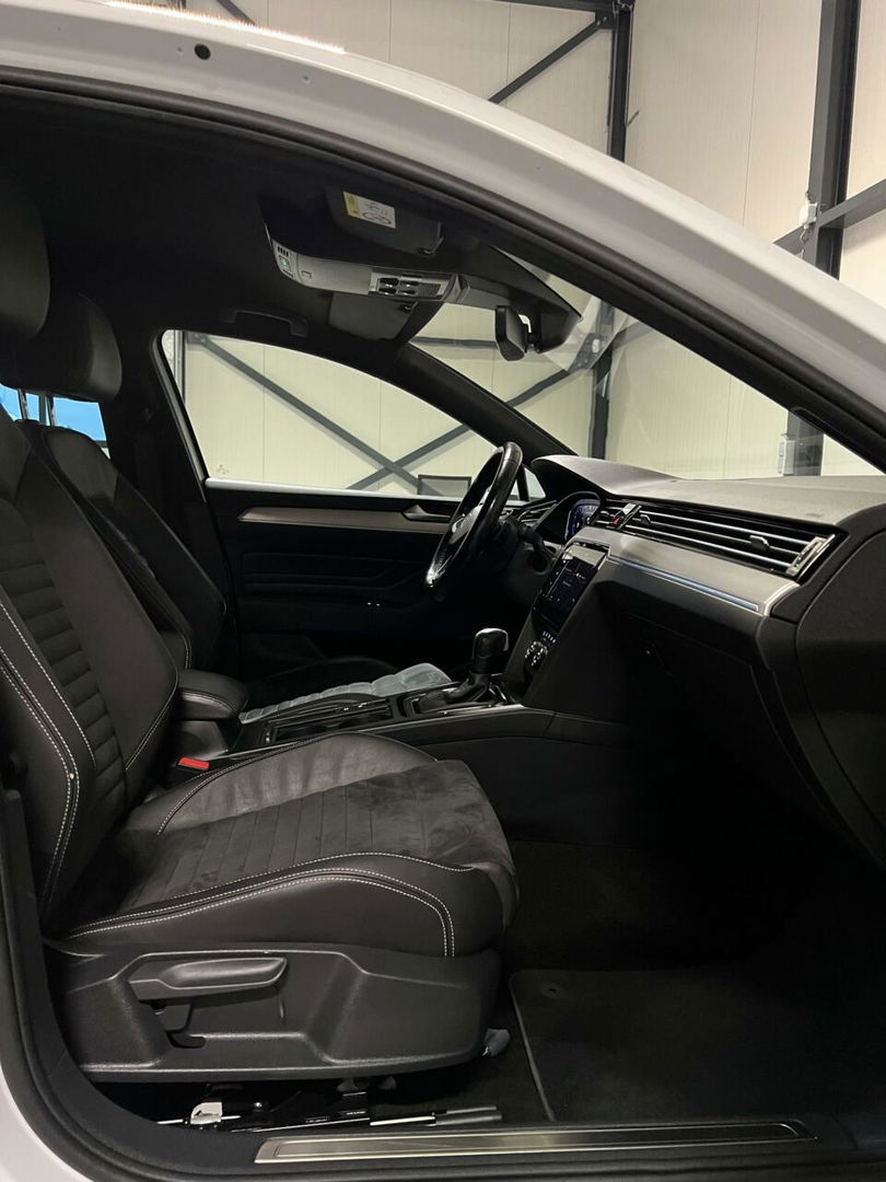 Volkswagen Passat 1.5 TSI 150PK R-line Virtual Trekhaak NAP