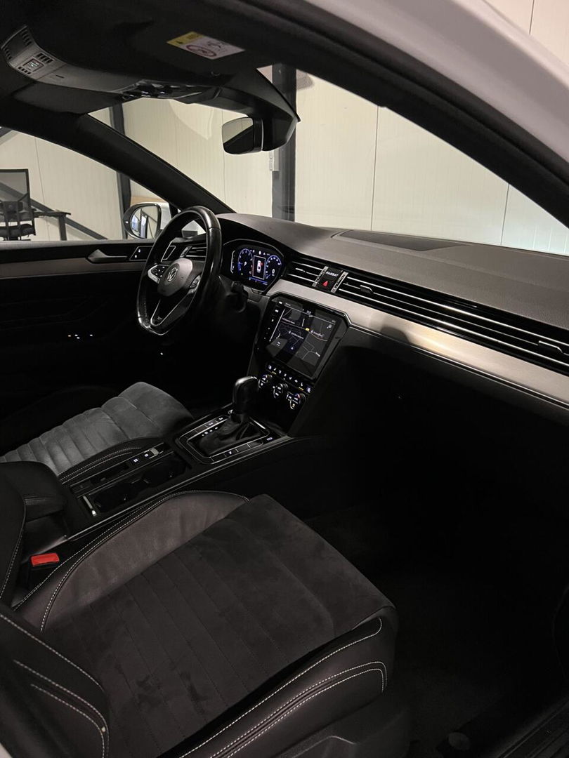 Volkswagen Passat 1.5 TSI 150PK R-line Virtual Trekhaak NAP