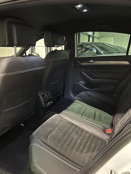 Volkswagen Passat 1.5 TSI 150PK R-line Virtual Trekhaak NAP