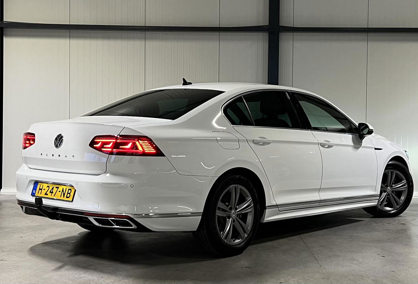 Volkswagen Passat 1.5 TSI 150PK R-line Virtual Trekhaak NAP