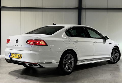 Volkswagen Passat 1.5 TSI 150PK R-line Virtual Trekhaak NAP