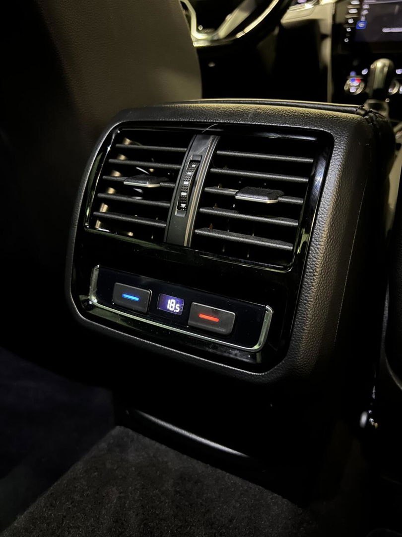 Volkswagen Passat 1.5 TSI 150PK R-line Virtual Trekhaak NAP