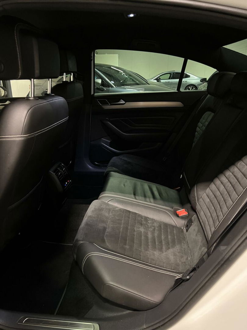 Volkswagen Passat 1.5 TSI 150PK R-line Virtual Trekhaak NAP