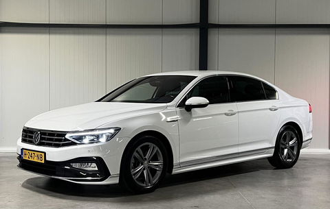Volkswagen Passat 1.5 TSI 150PK R-line Virtual Trekhaak NAP