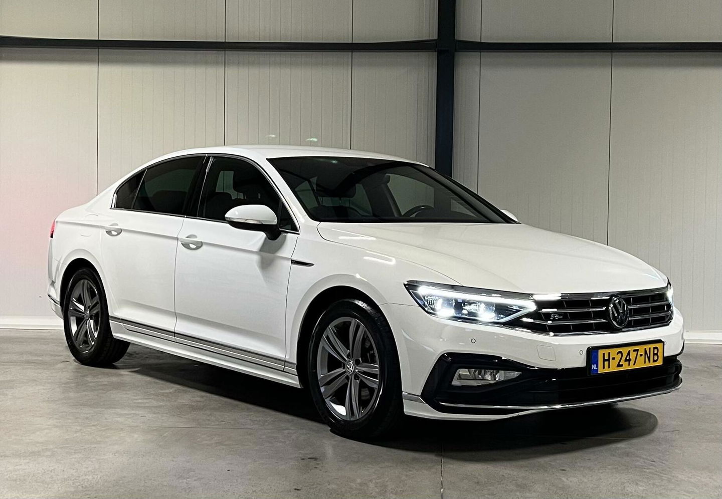 Volkswagen Passat 1.5 TSI 150PK R-line Virtual Trekhaak NAP
