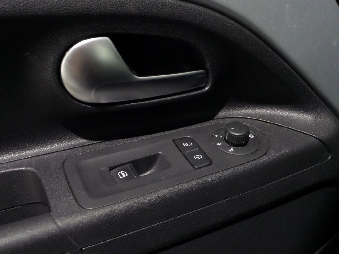 Volkswagen up! 1.0 high up! BlueMotion "Origineel NL!" Navigatie Bluetooth Airco Lichtmetalen-velgen Mistlampen Elektrische-ramen