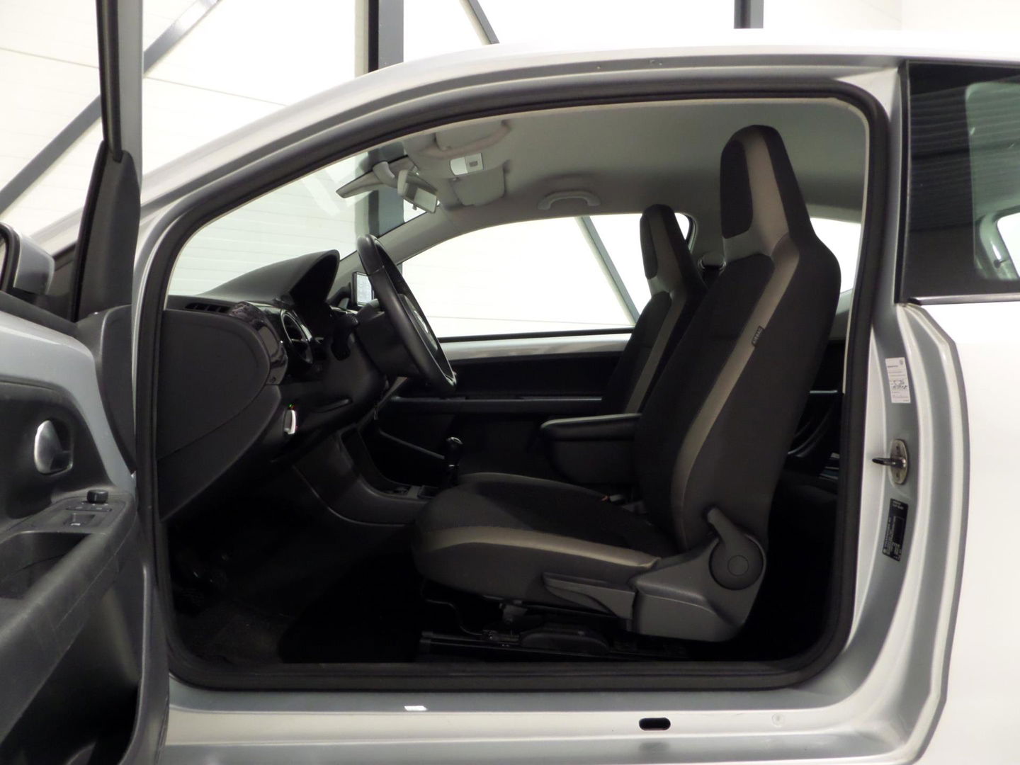 Volkswagen up! 1.0 high up! BlueMotion "Origineel NL!" Navigatie Bluetooth Airco Lichtmetalen-velgen Mistlampen Elektrische-ramen