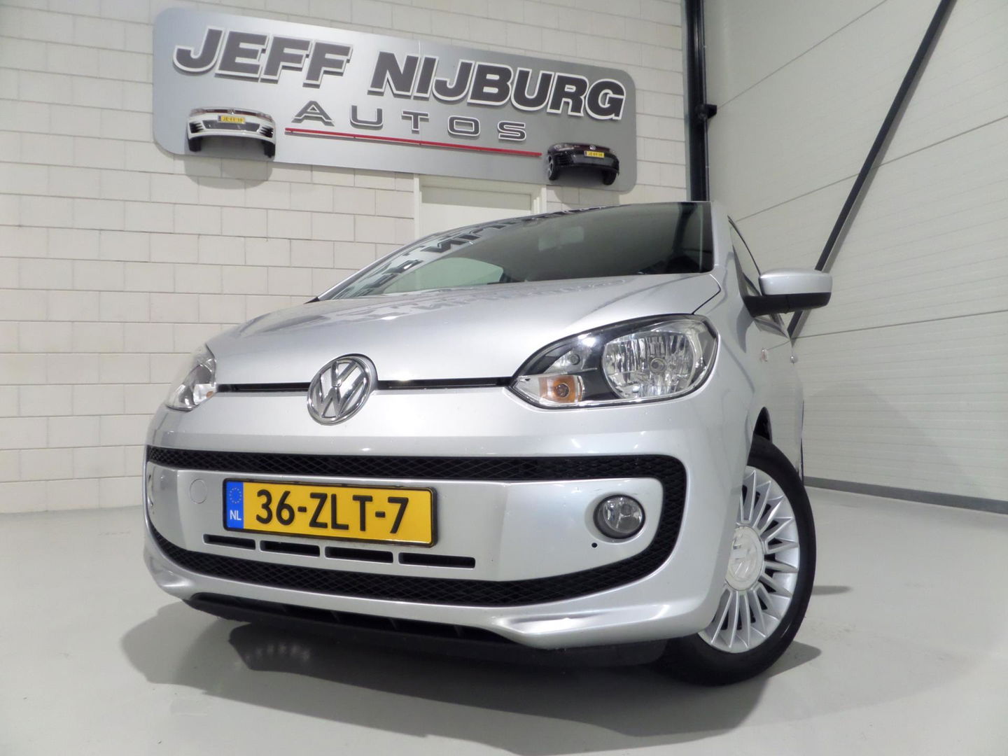 Volkswagen up! 1.0 high up! BlueMotion "Origineel NL!" Navigatie Bluetooth Airco Lichtmetalen-velgen Mistlampen Elektrische-ramen