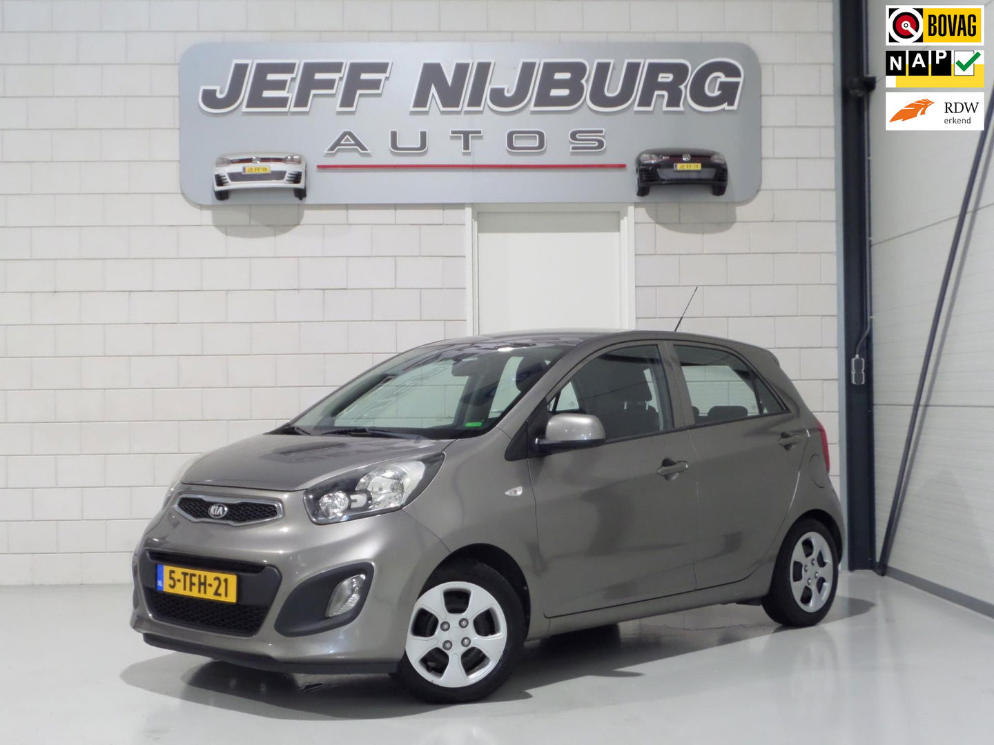 Kia Picanto 1.0 CVVT ISG Comfort Pack "Origineel NL!" Airco Trekhaak Bluetooth Elektrische ramen 4-Seizoenen banden