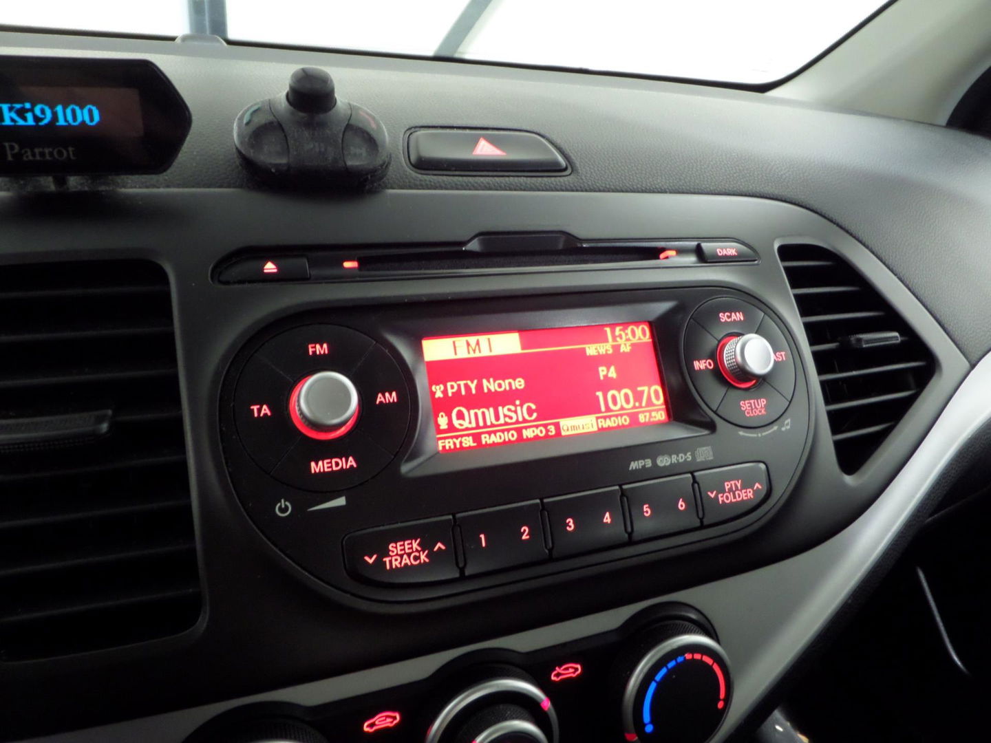 Kia Picanto 1.0 CVVT ISG Comfort Pack "Origineel NL!" Airco Trekhaak Bluetooth Elektrische ramen 4-Seizoenen banden