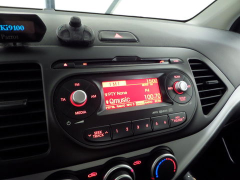 Kia Picanto 1.0 CVVT ISG Comfort Pack "Origineel NL!" Airco Trekhaak Bluetooth Elektrische ramen 4-Seizoenen banden
