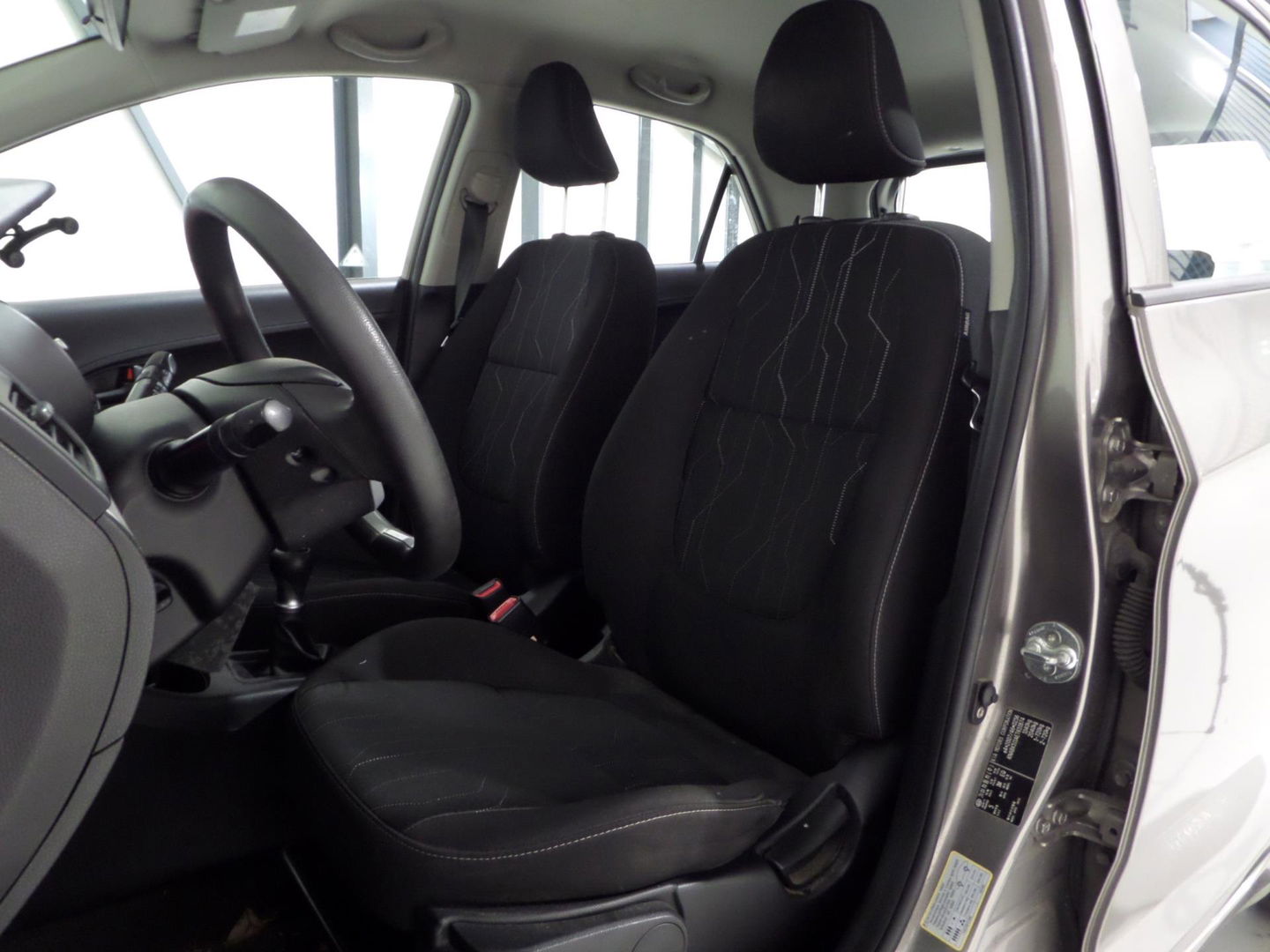 Kia Picanto 1.0 CVVT ISG Comfort Pack "Origineel NL!" Airco Trekhaak Bluetooth Elektrische ramen 4-Seizoenen banden