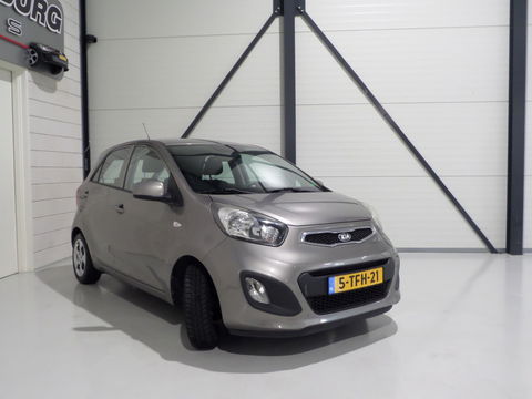 Kia Picanto 1.0 CVVT ISG Comfort Pack "Origineel NL!" Airco Trekhaak Bluetooth Elektrische ramen 4-Seizoenen banden